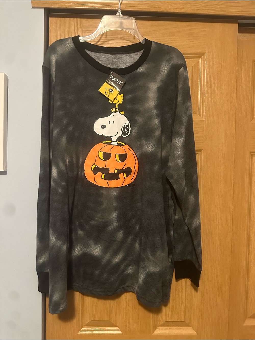 Peanuts Black & Orange Snoopy Pumpkin Long Sleeve Tee